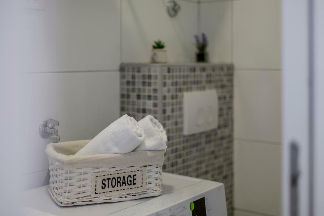 Studio Apartments Twins Спліт Екстер'єр фото