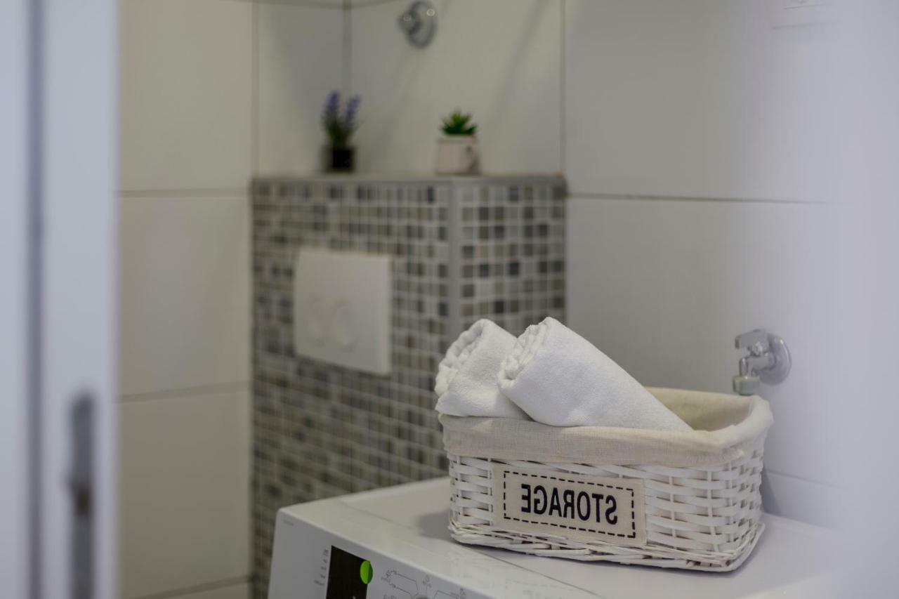Studio Apartments Twins Спліт Екстер'єр фото