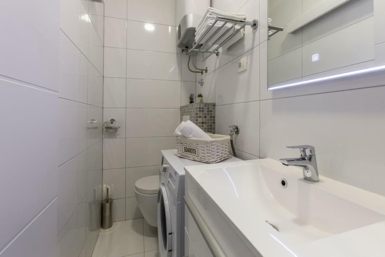 Studio Apartments Twins Спліт Екстер'єр фото