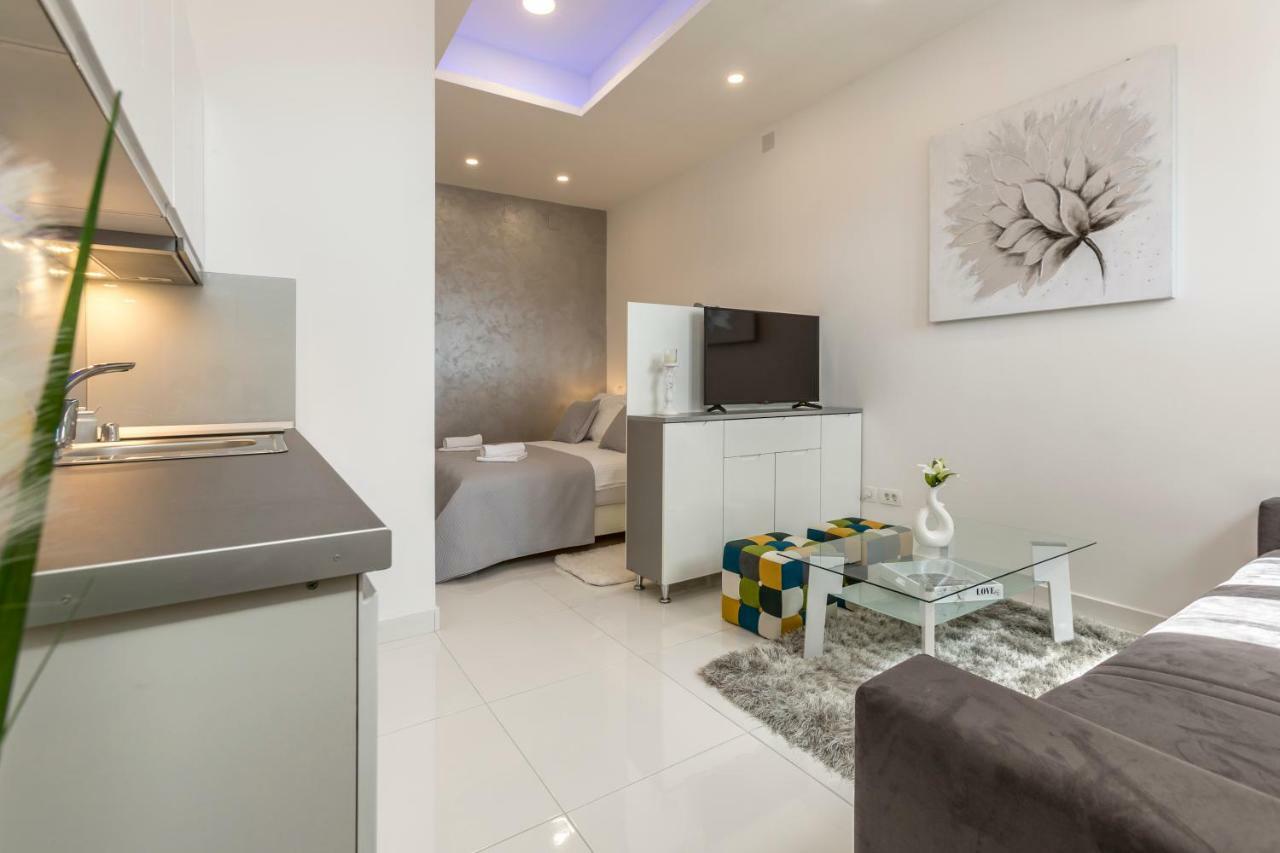 Studio Apartments Twins Спліт Екстер'єр фото