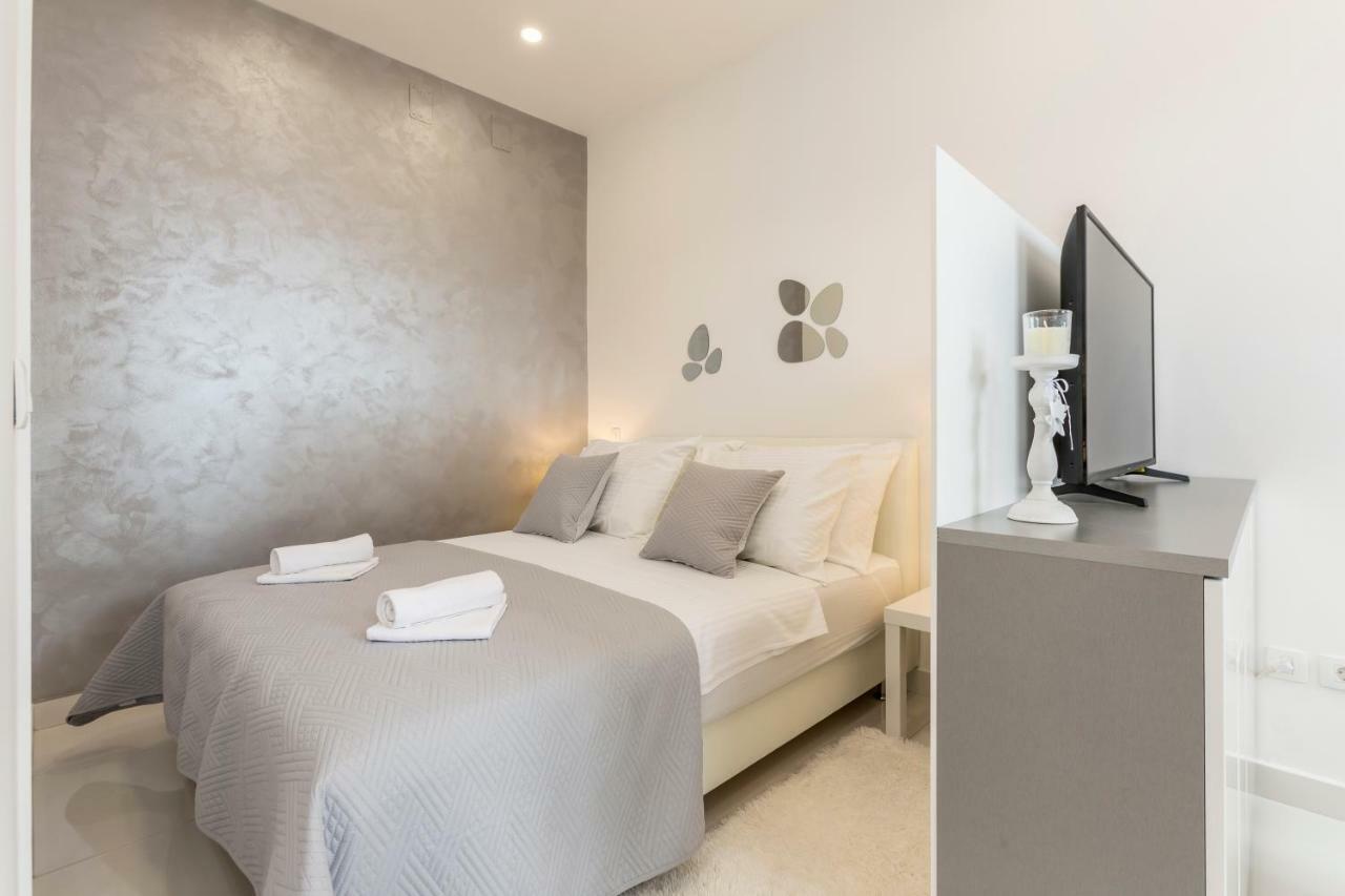 Studio Apartments Twins Спліт Екстер'єр фото