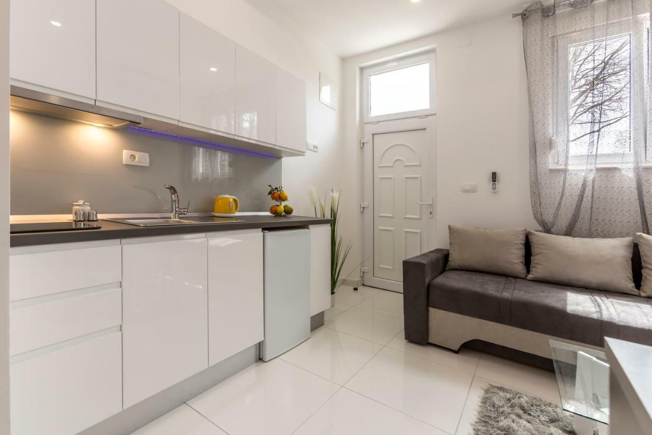 Studio Apartments Twins Спліт Екстер'єр фото